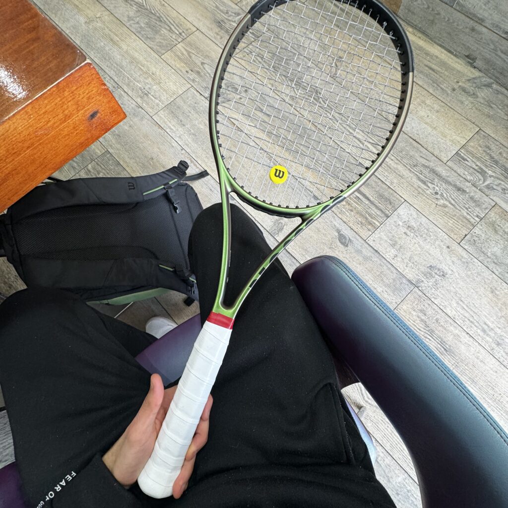 Wilson Blade V8 (16x19) - Save my Racket
